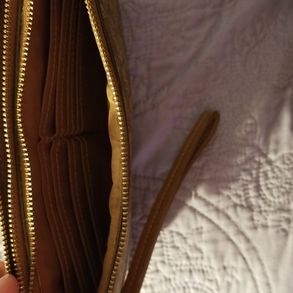 Coach Wallet - Picture 2 of 7